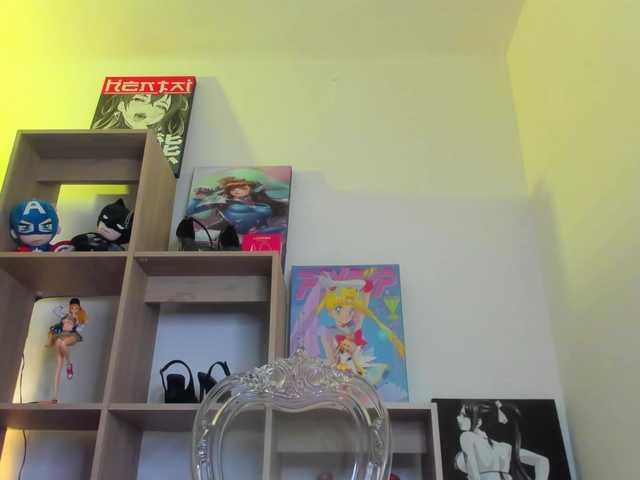 MIA-MORALEZ live cam on BongaCams