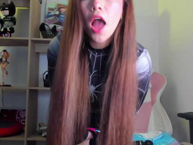MIA-MORALEZ live cam on BongaCams