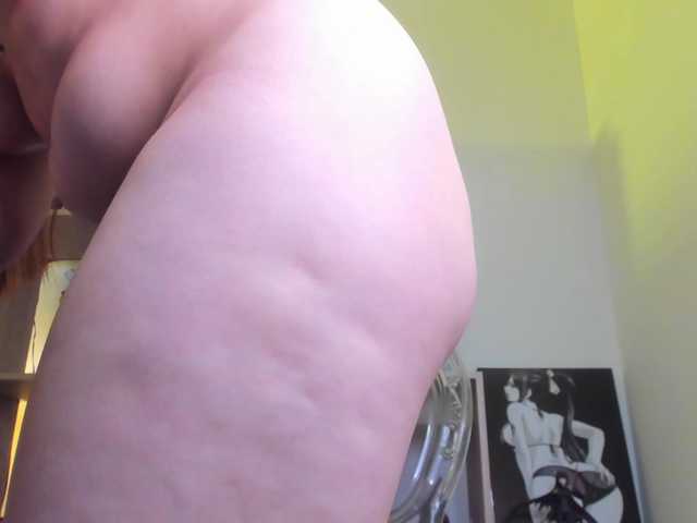 MIA-MORALEZ live cam on BongaCams