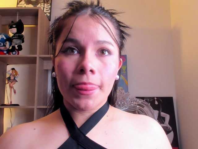 MIA-MORALEZ live cam on BongaCams