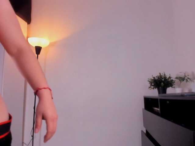 MIA-MORALEZ live cam on BongaCams