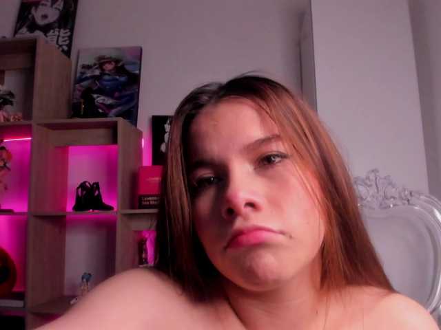 MIA-MORALEZ live cam on BongaCams