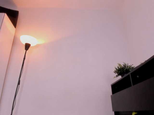 MIA-MORALEZ live cam on BongaCams