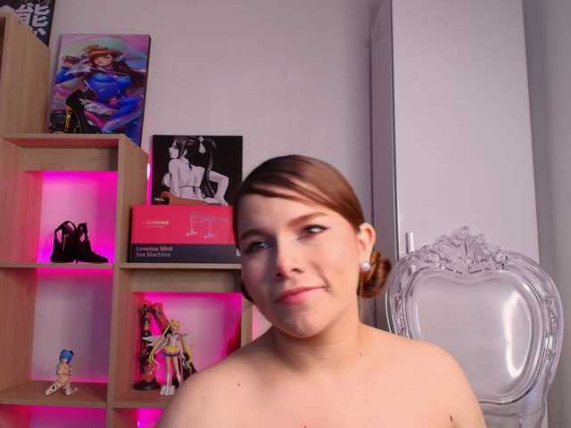 Mia_Moralez