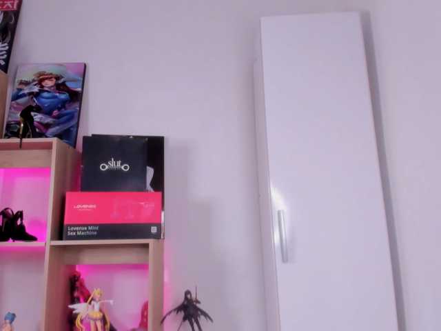 MIA-MORALEZ live cam on BongaCams