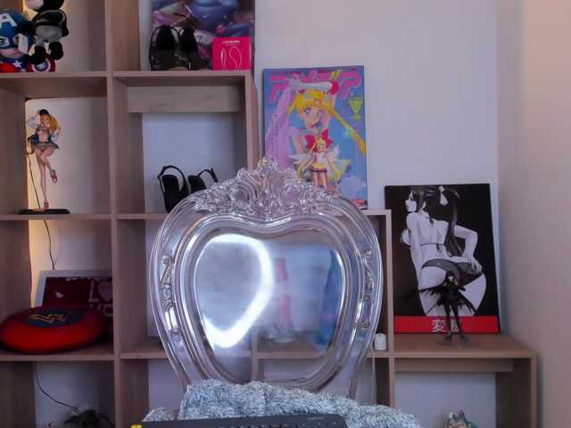MIA-MORALEZ live cam on BongaCams