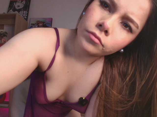 MIA-MORALEZ live cam on BongaCams