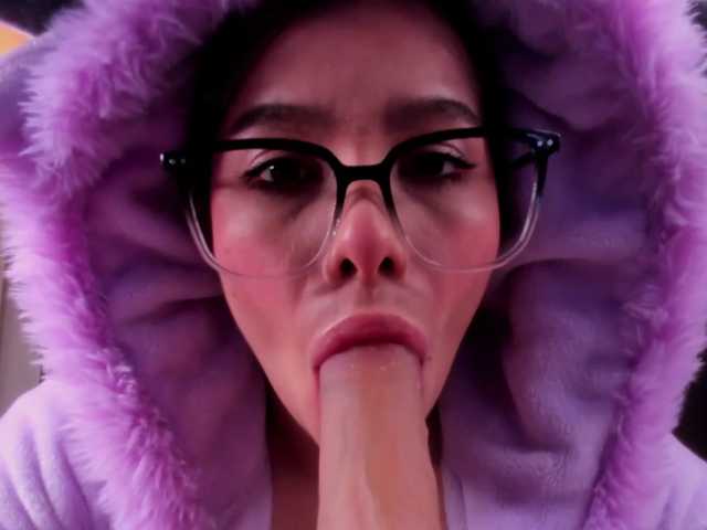 MIA-MORALEZ live cam on BongaCams