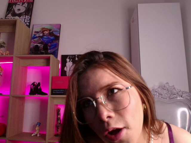 MIA-MORALEZ live cam on BongaCams
