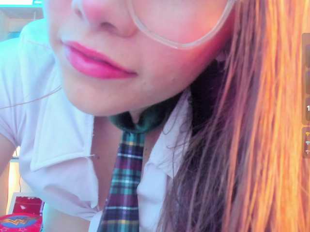 MIA-MORALEZ live cam on BongaCams