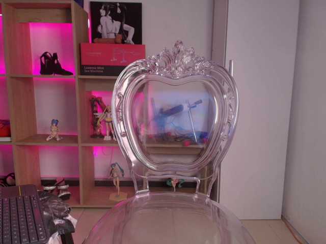 MIA-MORALEZ live cam on BongaCams