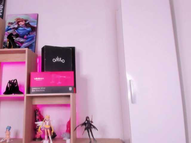 MIA-MORALEZ live cam on BongaCams