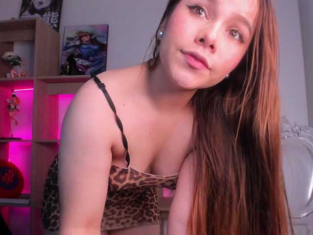 Mia_Moralez