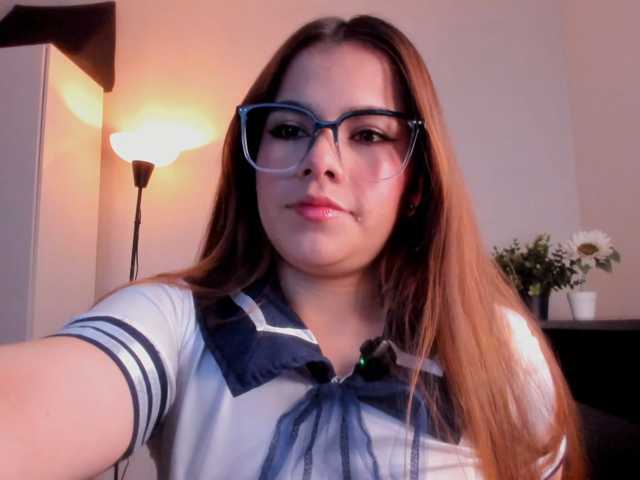 Mia_Moralez