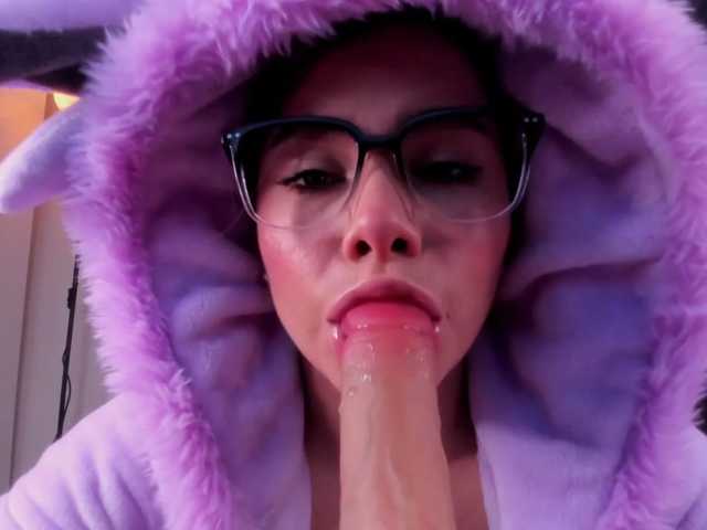Mia_Moralez