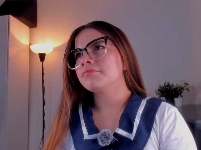Mia_Moralez live cam on BongaCams