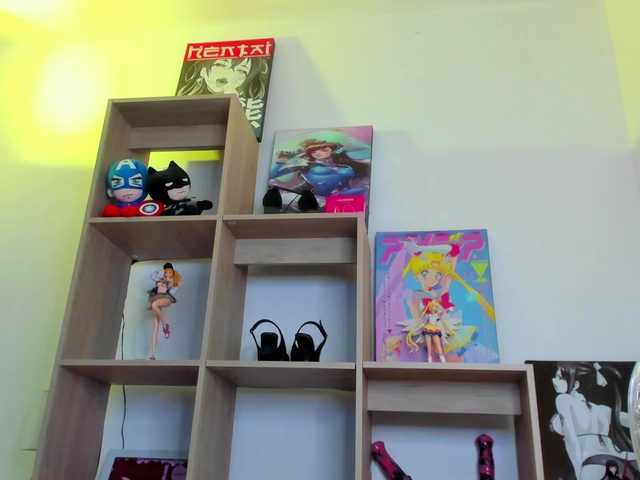 MIA-MORALEZ live cam on BongaCams