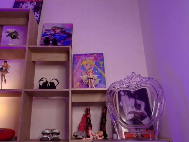 MIA-MORALEZ live cam on BongaCams