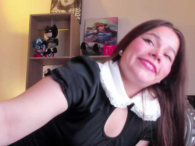 MIA-MORALEZ live cam on BongaCams