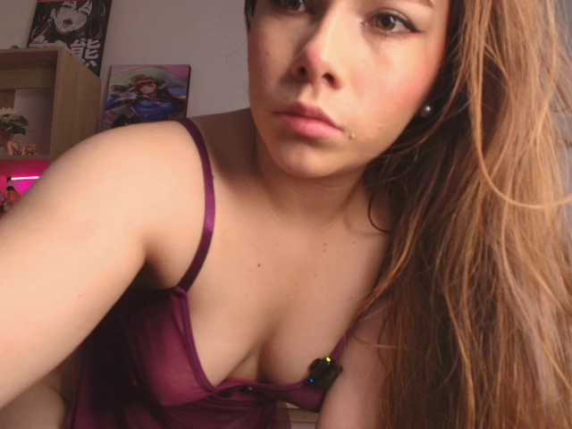 Mia_Moralez