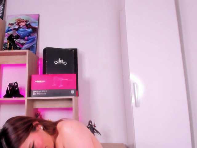 Mia_Moralez