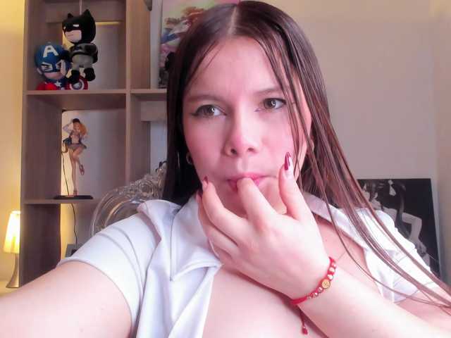 MIA-MORALEZ live cam on BongaCams