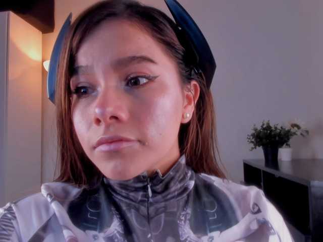 Mia_Moralez