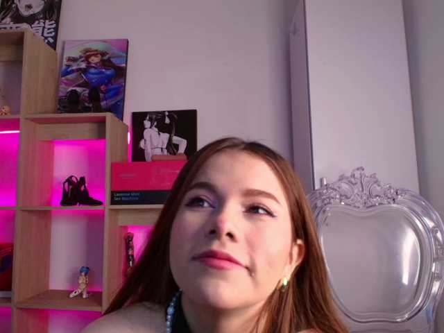MIA-MORALEZ live cam on BongaCams