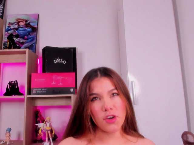 MIA-MORALEZ live cam on BongaCams