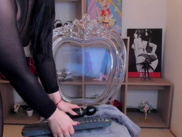 MIA-MORALEZ live cam on BongaCams