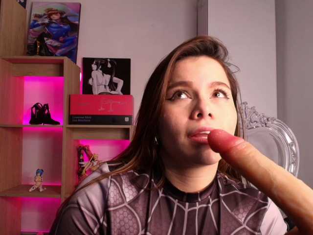 MIA-MORALEZ live cam on BongaCams
