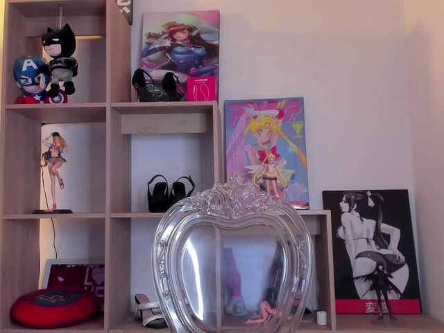 MIA-MORALEZ live cam on BongaCams
