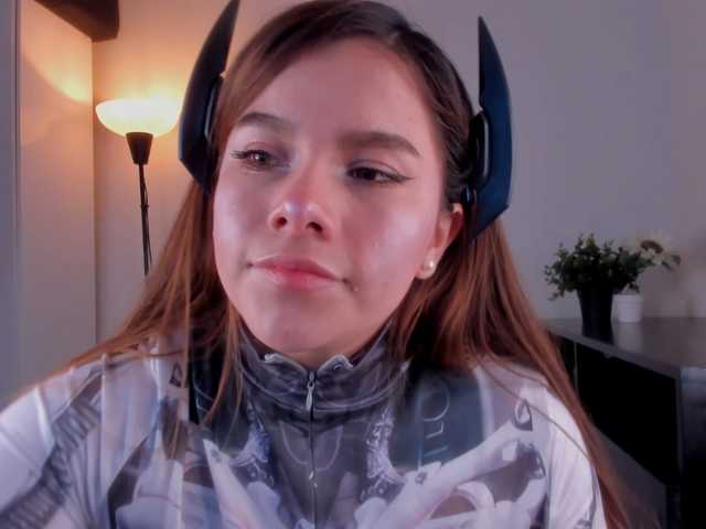 MIA-MORALEZ live cam on BongaCams