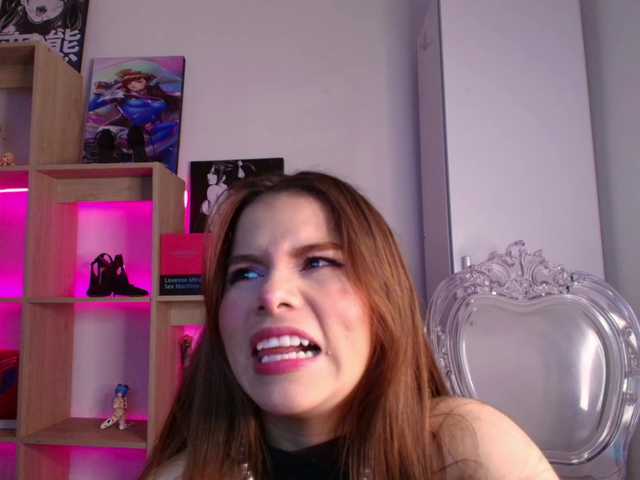 MIA-MORALEZ live cam on BongaCams