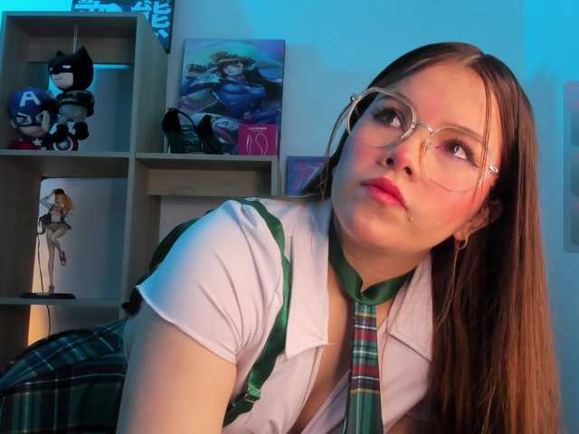 MIA-MORALEZ live cam on BongaCams