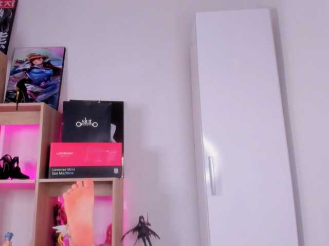 MIA-MORALEZ live cam on BongaCams