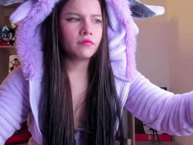 MIA-MORALEZ live cam on BongaCams
