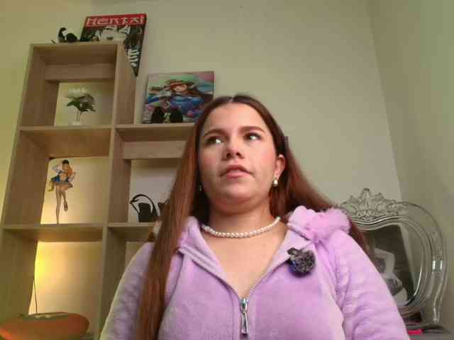 Mia_Moralez webcam