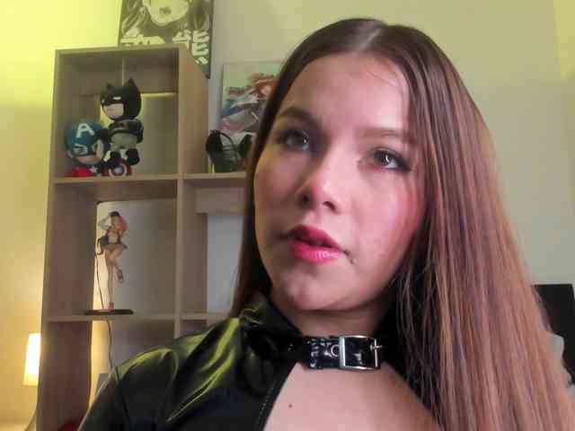 Mia_Moralez webcam