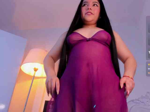 Mia_Moralez webcam