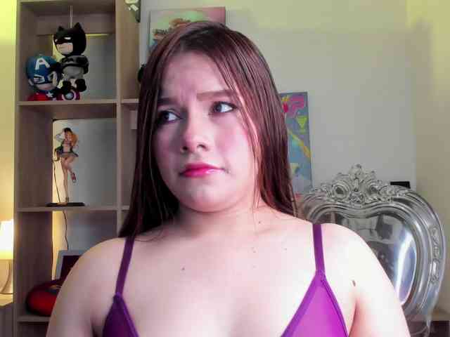 Modèle: mia_moralez