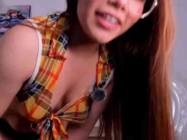 Mia_Moralez webcam