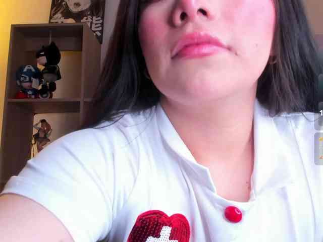 Mia_Moralez