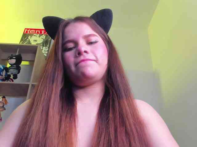 Mia_Moralez webcam