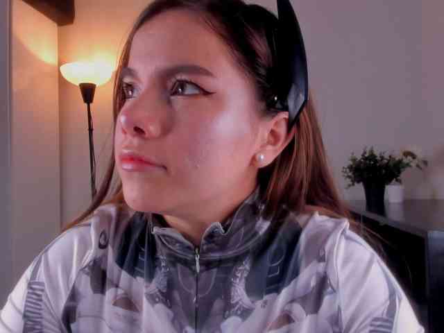 Model: mia_moralez