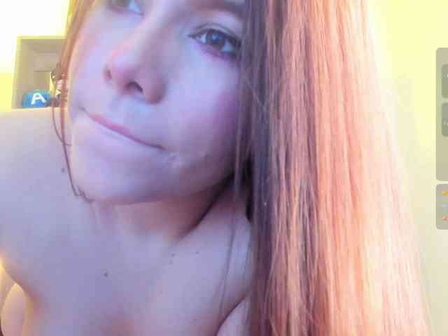 Mia_Moralez webcam
