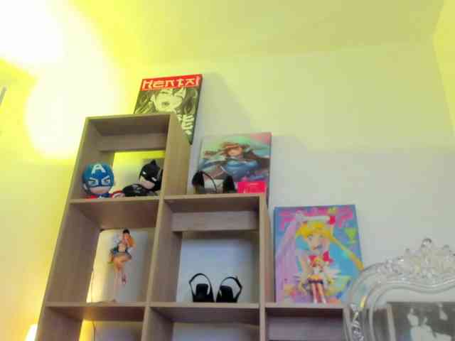 Mia_Moralez webcam