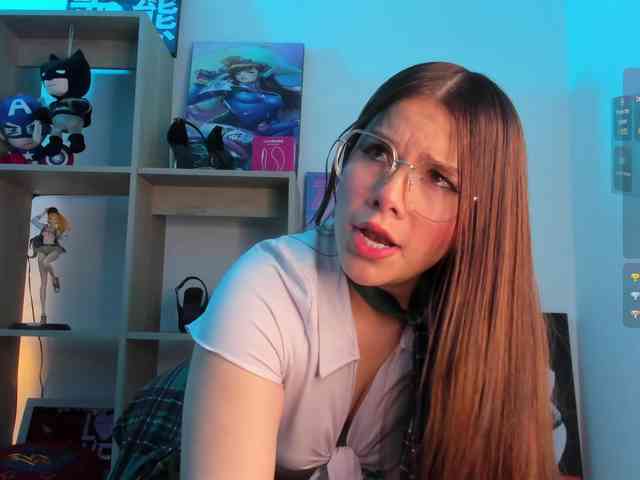 Mia_Moralez webcam