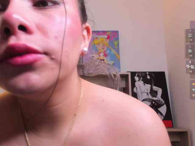 Mia_Moralez