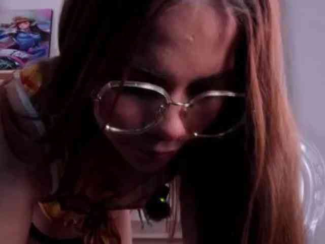 Mia_Moralez webcam